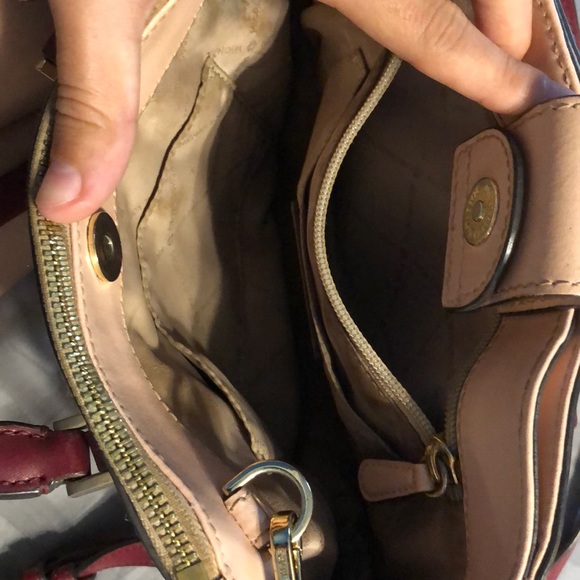 Micheal kors purse - Picture 5 of 9